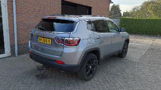 Damaged car Jeep Compass 1.4i  125kw 4x4    navi clima 2019/2