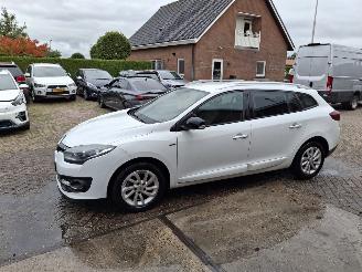 Schadeauto Renault Mégane 1.2 tce  85 kw  navi 2015/2