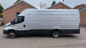 krockskadad bil bedrijf Iveco Daily 35c  210pk  3.0 tdi   wielbasis  410cm  automaat  navi 2024/10