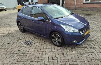 krockskadad bil auto Peugeot 208 1.6 vti  88kw   clima 2013/7