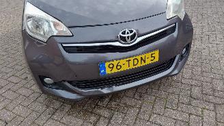 Schadeauto Toyota Verso S 1.3 vvti   73kw  automaat   navi 2012/2