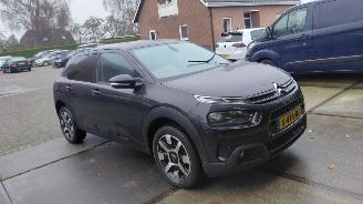 skadebil auto Citroën C4 cactus 1.2i  shine pano   navi 2018/6