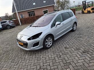 Peugeot 308 1.6 vti  88kw    pano navi  clima picture 3