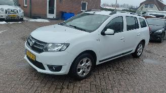 Schadeauto Dacia Sandero 0.9 tce  66kw airco navi 2014/4