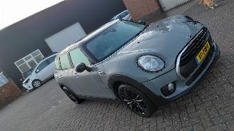 Schadeauto Mini Clubman 1.5i 102 pk  clima navi 2019/2