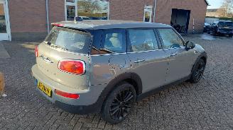 Schadeauto Mini Clubman 1.5i 102 pk  clima navi 2019/2