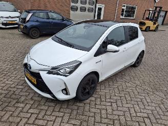 Toyota Yaris 1.5 hybrid   clima  pano picture 3