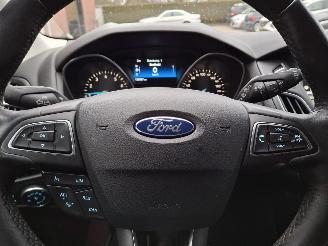 Ford Focus 1.0i titanium  92kw  clima picture 8