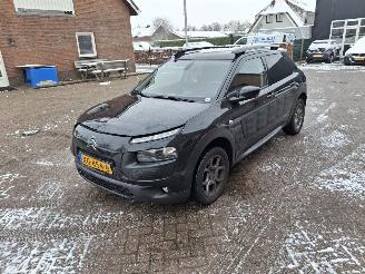 Damaged car Citroën C4 cactus 1.2i  shine navi   clima 2017/2
