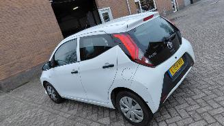 Toyota Aygo 1.0i vtti x fun airco picture 6