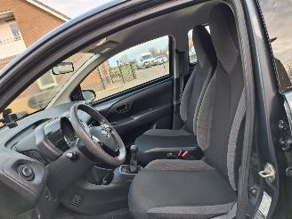 Toyota Aygo 1.0vvti x 5drs airco picture 6