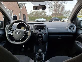 Toyota Aygo 1.0vvti x 5drs airco picture 3