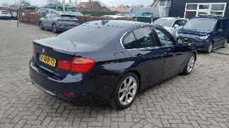 Auto incidentate BMW 3-serie 320 diesel automaat  163pk navi 2014/9