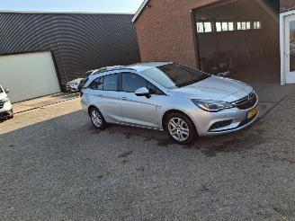Unfallwagen Opel Astra 1.4i 5drs navi clima  110kw 2017/10
