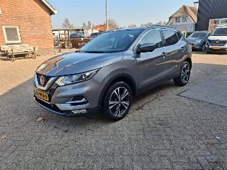 krockskadad bil auto Nissan Qashqai 1.2 n  connecta  pano navi 2019/4