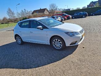 uszkodzony samochody osobowe Seat Leon 1.2 tsi  110pk   clima 2016/4