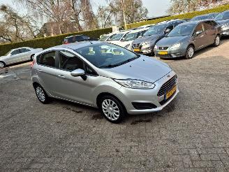skadebil auto Ford Fiesta 1.0i  airco 5drs navi 2016/2