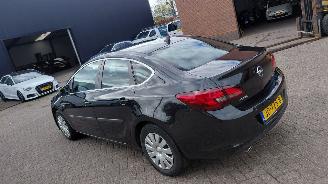 Coche accidentado Opel Astra 1.4i automaat    navi 140pk navi clima 2016/2