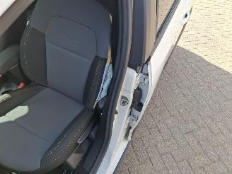 Dacia Jogger 1.6 Hybrid 140 Navi 7 Persoons picture 12