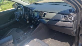 Schadeauto Kia Niro 1.6 hybrid  77kw  automaat 2020/4