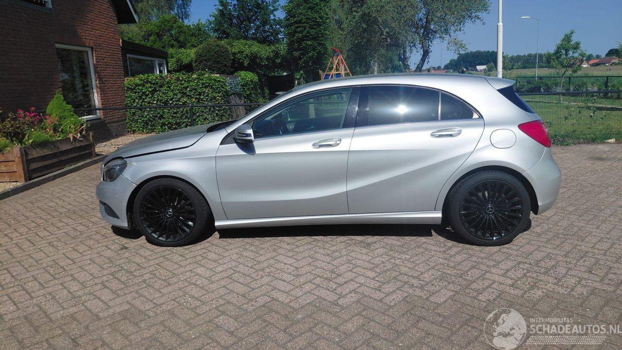Mercedes A-klasse 180  navi  clima  1.6i 122pk