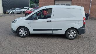 damaged commercial vehicles Ford Courier 1.5 dci  74kw schuifdeur 2022/5