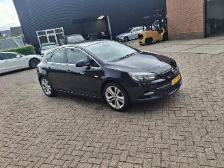 uszkodzony samochody osobowe Opel Astra 1.4i   88kw  clima 2012/10
