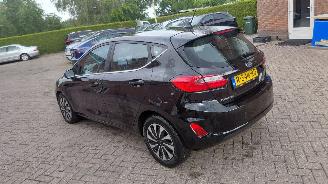 Unfallwagen Ford Fiesta 1.0 hybrid titanium  92kw  navi 2022/11