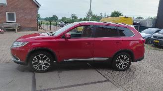 Coche accidentado Mitsubishi Outlander 2.0i  150pk automaat   clima navi 2017/1