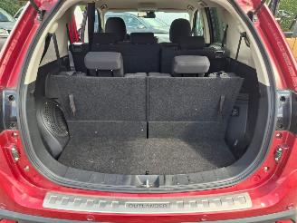 Vaurioauto  passenger cars Mitsubishi Outlander 2.0i  150pk automaat   clima navi 2017/1