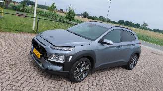damaged passenger cars Hyundai Kona 1.6 hybrid  77kw navi 2021/2