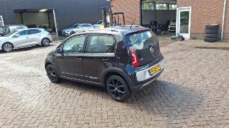 Unfallwagen Volkswagen Up! cross up  1.0i  75pk 5drs airco 2014/1