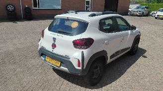 krockskadad bil auto Dacia Spring 27kwh    airco 2022/5
