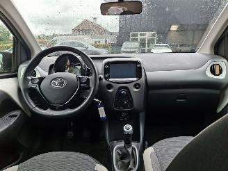Toyota Aygo 1.0 vvti x play   navi  cruiscontral airco picture 7