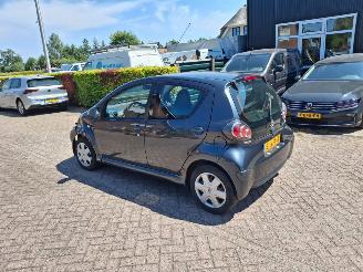 Voiture accidenté Toyota Aygo 1.0i 68pk automaat   airco 2010/1