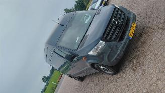 Vaurioauto  commercial vehicles Mercedes eSprinter 85kw  lang hoog  airco 2021/7