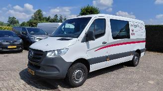 krockskadad bil bedrijf Mercedes Sprinter 315 cdi  1.9 cdi  150pk  automaay dubbel cabine 2021/12