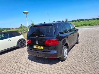 Schadeauto Volkswagen Touran 1.4 tsi  140pk  automaat   7 persoons 2012/7
