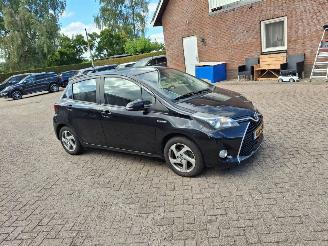 uszkodzony samochody osobowe Toyota Yaris 1.5 hybrid  clima navi 2016/12
