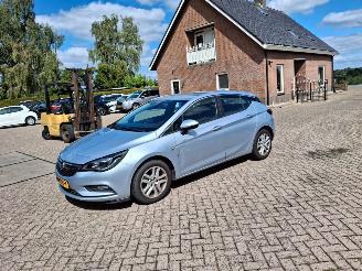Unfallwagen Opel Astra 1.0i 5drs  navi   clima  77kw 2017/6