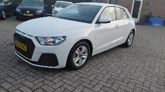 Vaurioauto  passenger cars Audi A1 1.0i 5drs   95pk navi   airco 2023/3