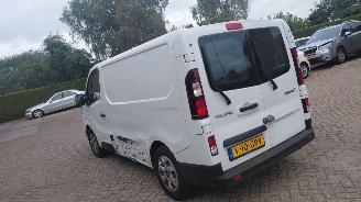 skadebil bedrijf Renault Trafic 2.0 dci 150pk automaat navi 2024/9