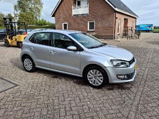 Unfallwagen Volkswagen Polo 1.2 tsi  66kw edition   navi airco 2013/7