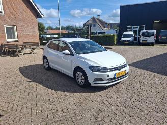 damaged passenger cars Volkswagen Polo 1.0 tsi   95pk navi beats  airco 2018/10