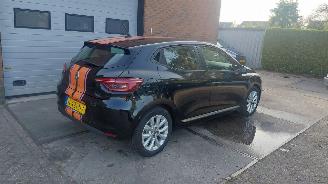 Damaged car Renault Clio 0.9 tce  tce navi 5drs 74kw clima 2021/11