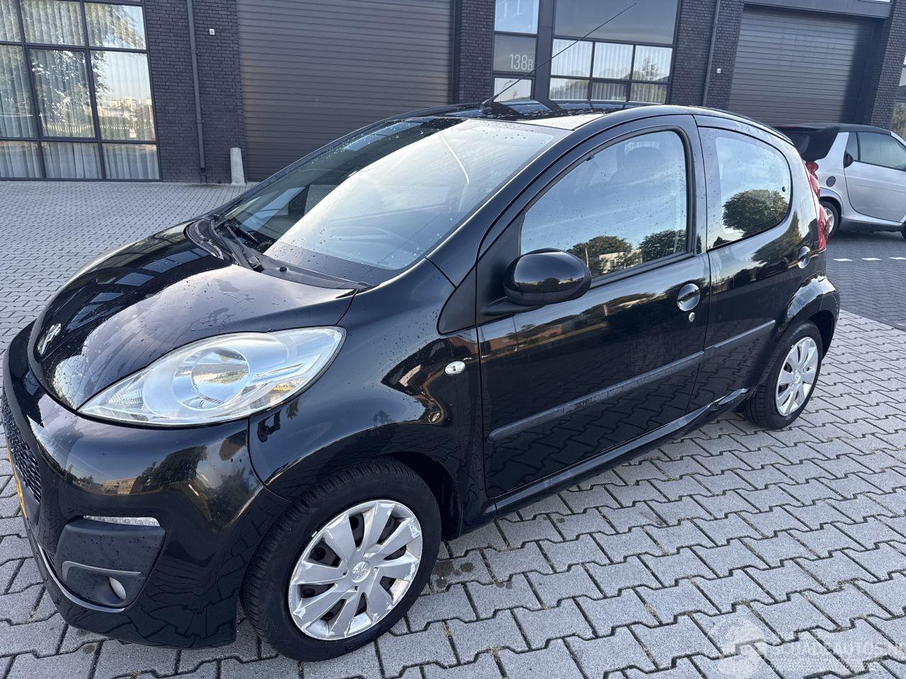 Peugeot 107 1.0 ACTIVE AIRCO RIJDBARE SCHADE! BOUWJAAR 2013  2100 EURO