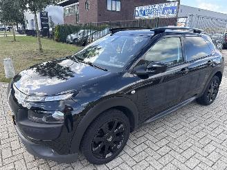 Damaged car Citroën C4 cactus 1.2 SHINE AUTOMAAT MET KRASJES BOUWJAAR 2015 5900 EURO 2015/10
