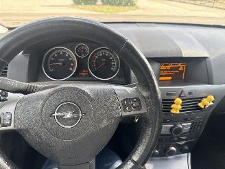 Opel Astra 1.6 ESSENTIA AIRCO MOOIE AUTO BOUWJAAR 2004  1500 EURO picture 12