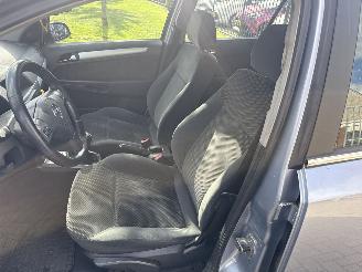 Opel Astra 1.6 ESSENTIA AIRCO MOOIE AUTO BOUWJAAR 2004  1500 EURO picture 10