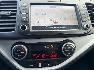 Kia Picanto 1.0 PLUSLINE NAVIGATOR LICHTE ZIJSCHADE! 2016  3999 EURO VAST picture 11